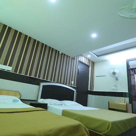 Hotel Embassy Bangalore Exterior photo